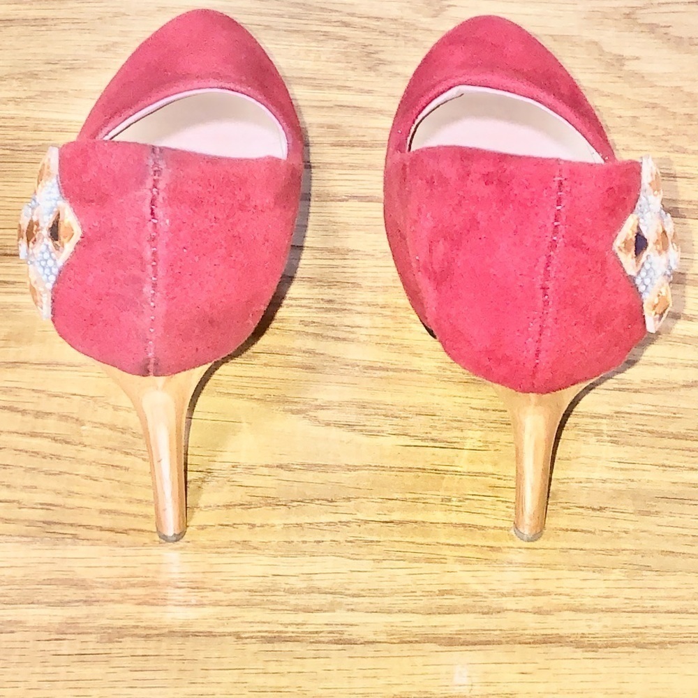 Jinpin Red Heels Size  32 - Picture 3 of 6